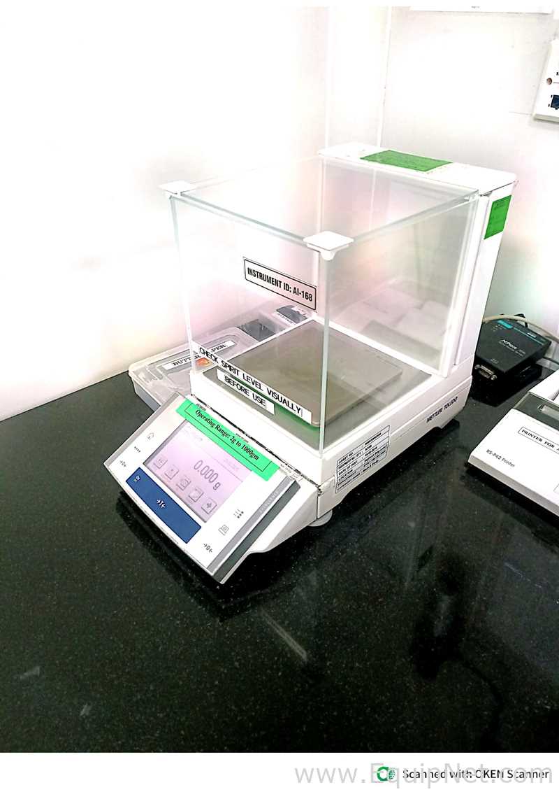 Lot of Laboratory Equipment: Balances, Dissolution Systems, Density Meter and HPLCs