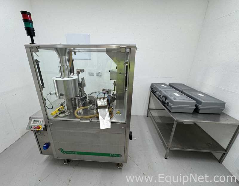 Máquina de Encapsulamento e Envase de Cápsulas Macofar CD40