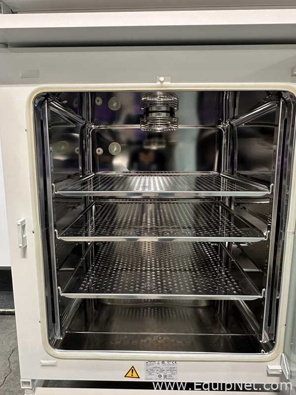 Incubadora Thermo Scientific HERAcell 240i