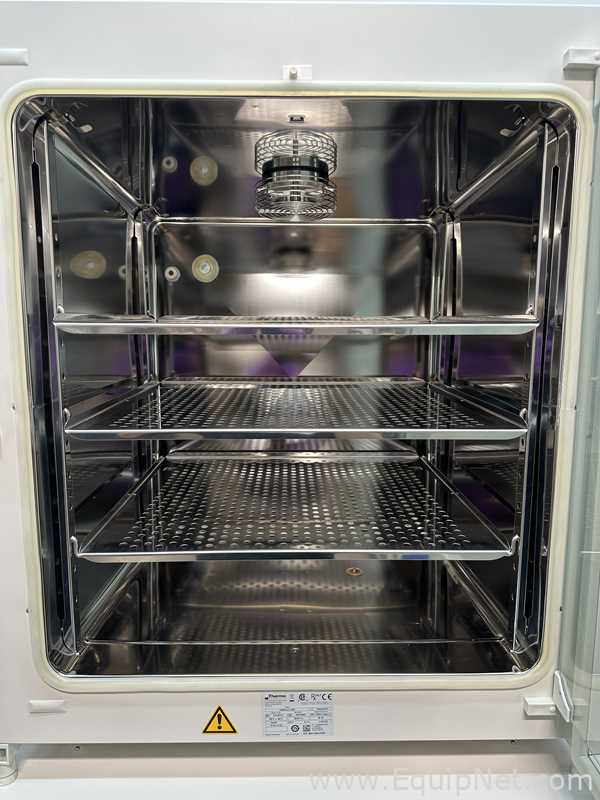 Incubadora Thermo Scientific HERAcell 240i