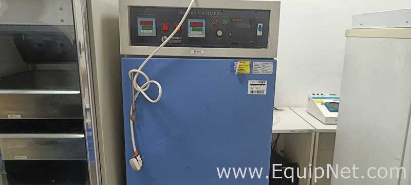 Bionics BST-15-3030 Laboratory Incubator Shaker