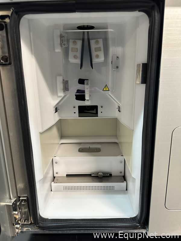 Sony LE-SH800ZFP Cell Sorter With Fludics Cart Jun-Air 85R-4P And SAFE System Smoke Evacuator