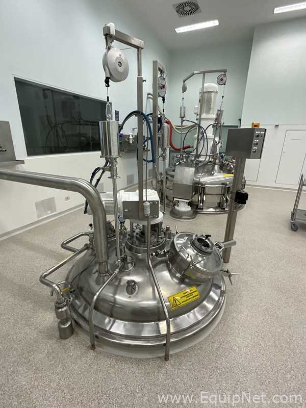 Stainless Steel Jacketed Vertical Mixing Vessel - KK4