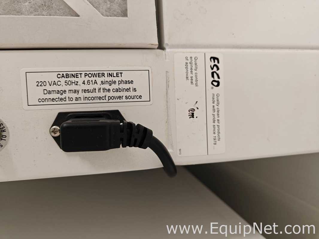 Capela de Exaustão e Fluxo Laminar Esco Lifesciences AHE6D1