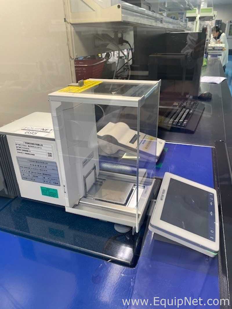 Mettler Toledo XPR225DR Electronic Balance Lot 695