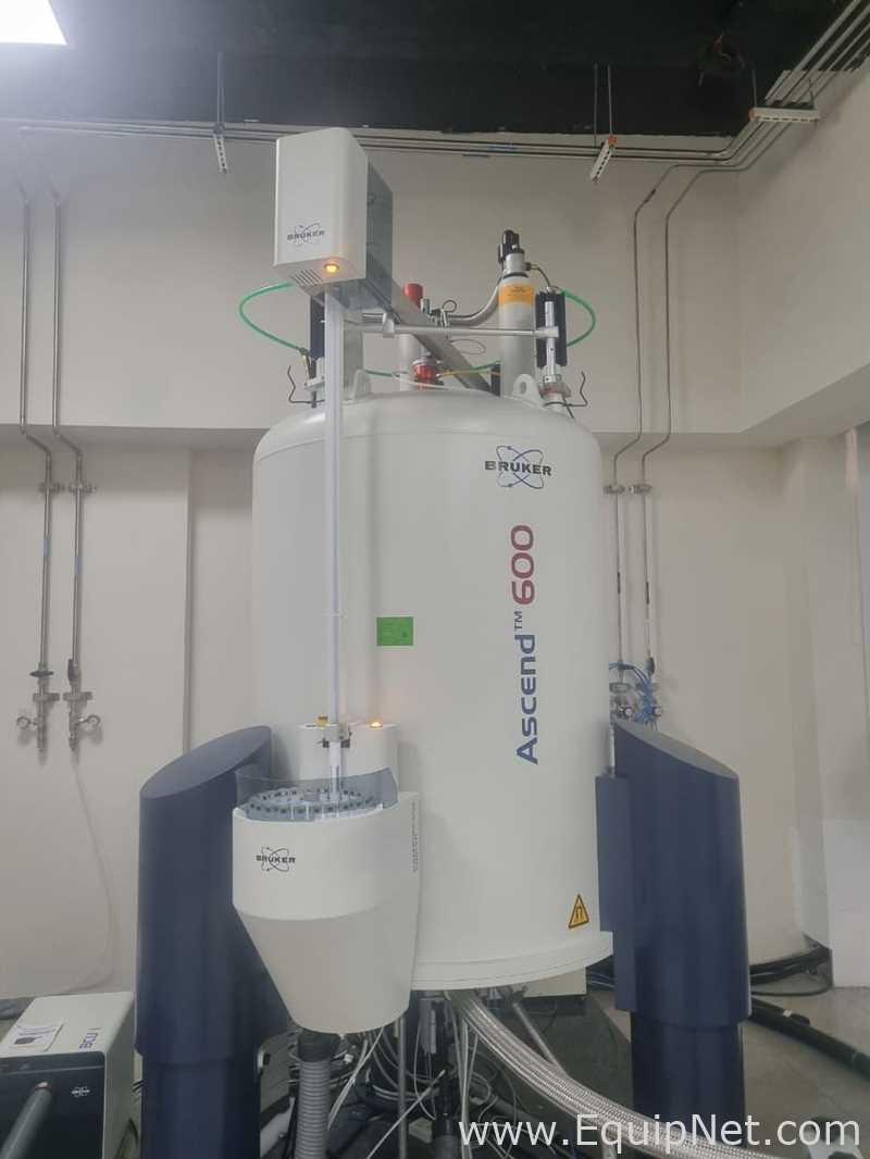 Ressonância Magnética Nuclear Bruker Ascend 600