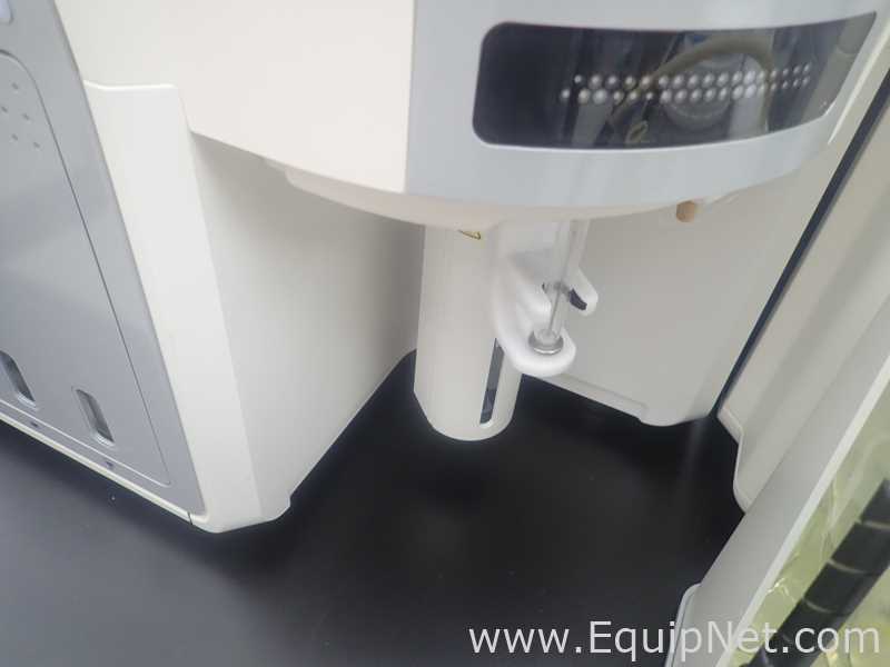 Invitrogen Attune NxT Acoustic Focusing Cytometer With CytKick Max And Extended Fluid System