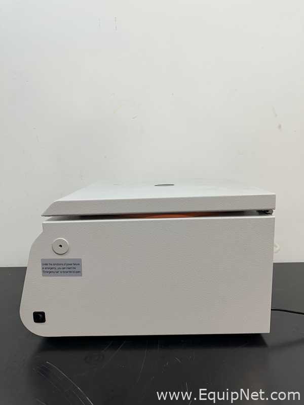 Centrífuga para Laboratórios LW Scientific CMP-BXXL-77T3