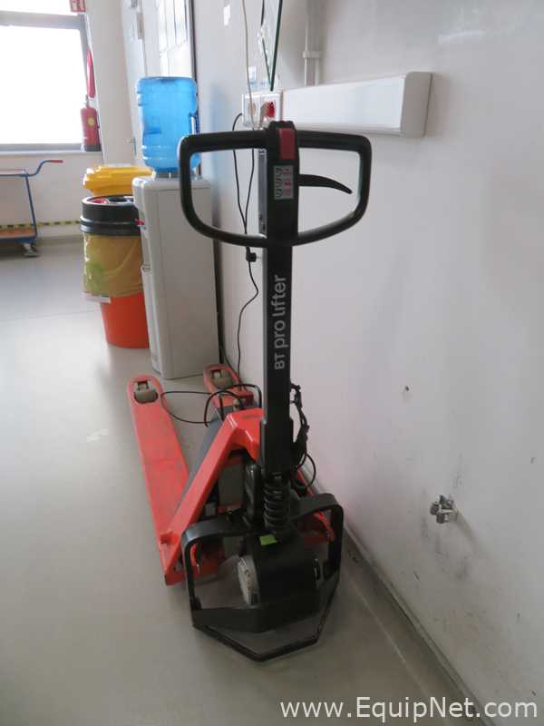 Toyota BT Pro Lifter LHT100 Hand Pallet Truck
