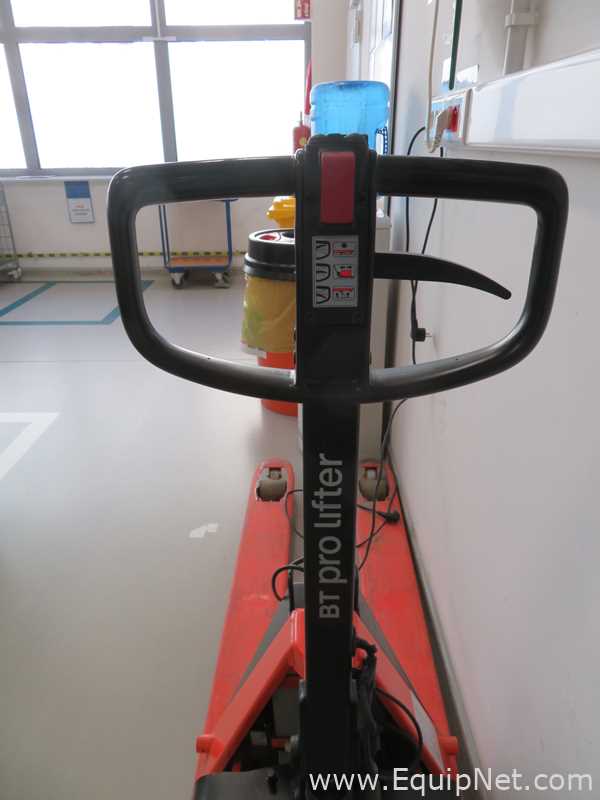 Toyota BT Pro Lifter LHT100 Hand Pallet Truck