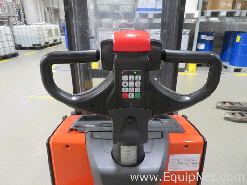 Manipulação de Material Toyota SWE140