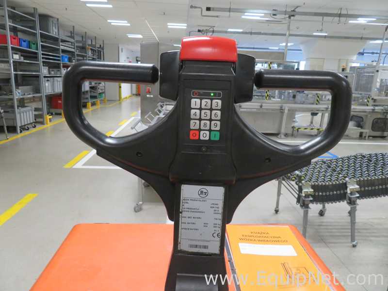 Macaco de Paletes Toyota Requisitos de Ar 2400 KGS