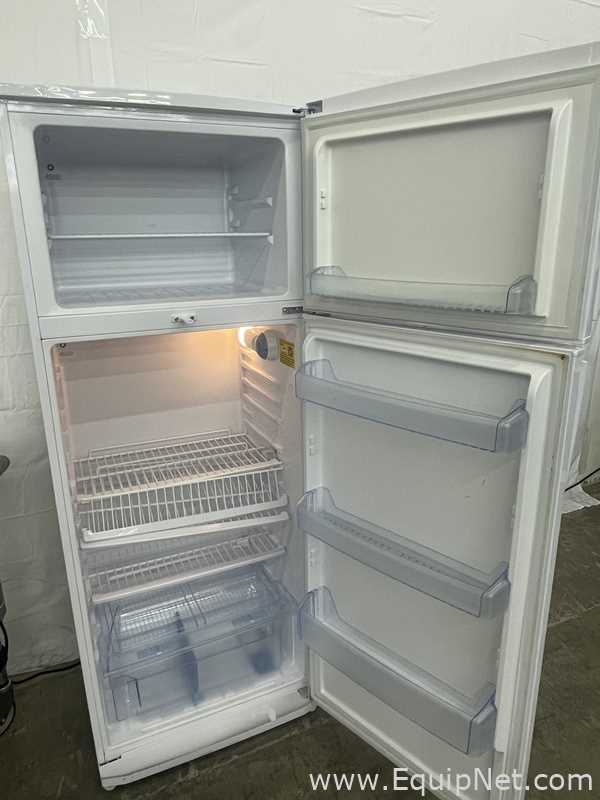 VWR SCRFC-16M Refrigerator with Freezer