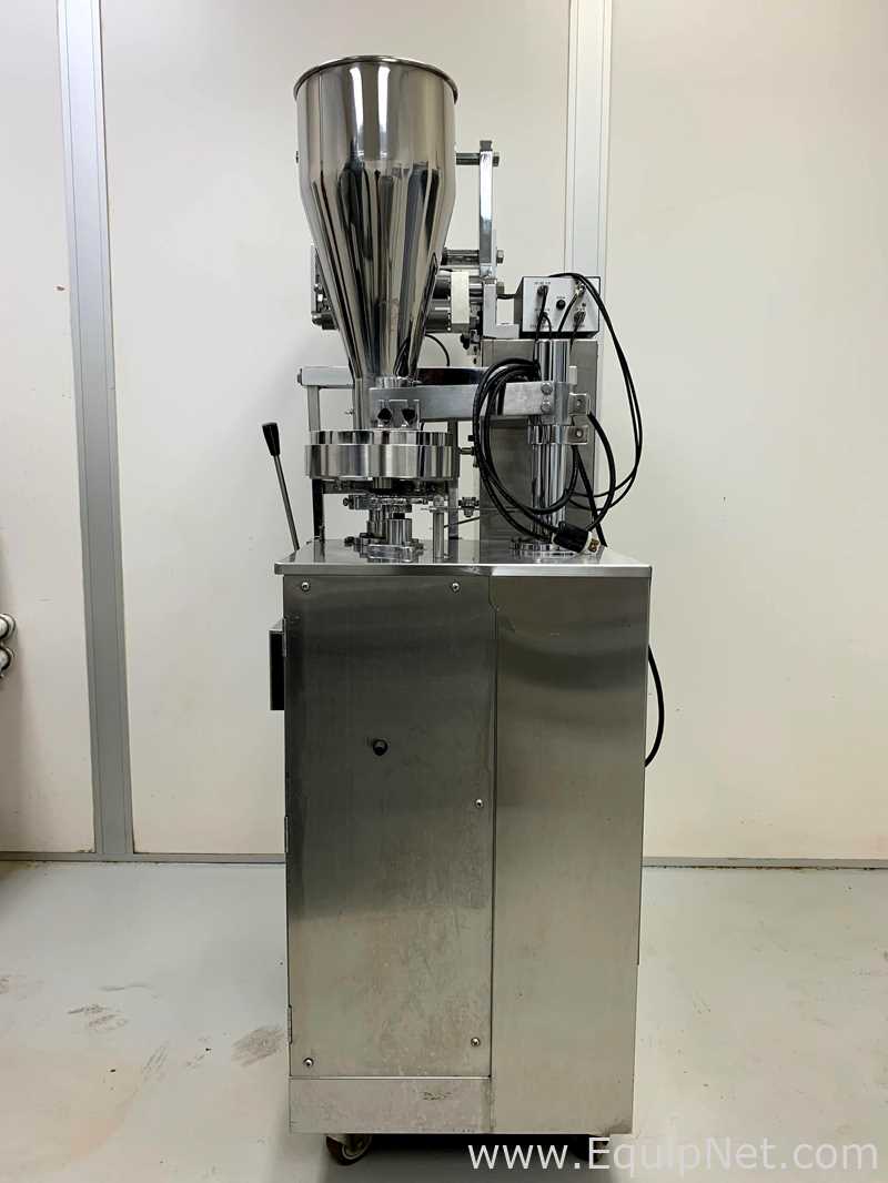 Yaong Chi 502 Volumetric Vertical Form Fill Seal Machine