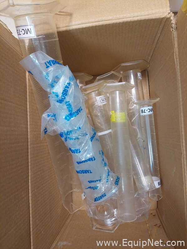 Lote de 12 Equipos Diversos de Laboratorio Borosil 