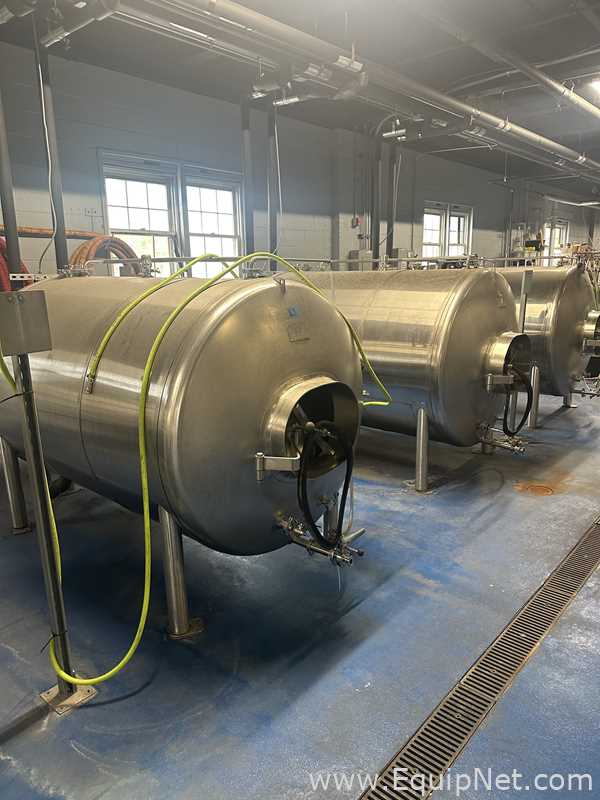 Tanque Almacenamiento Horizontal Acero Inoxidable Capacidad aproximada 20 bbl marca The Pub Brewing