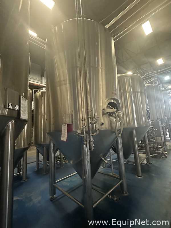 Tanque de Almacenamiento Vertical de Acero Inoxidable Capacidad aproximadamente 50 bbl