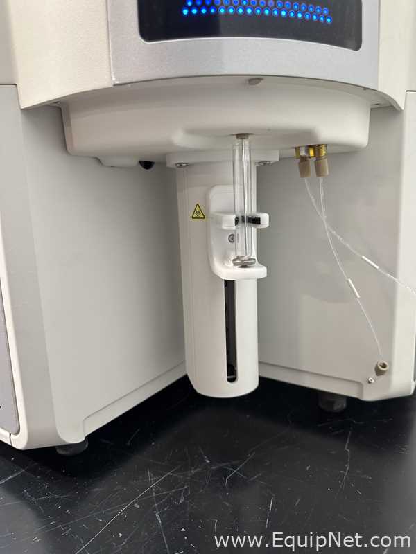 Invitrogen AFC2 Attune NxT Acoustic Focusing Cytometer with Invitrogen CytKick Max Autosampler