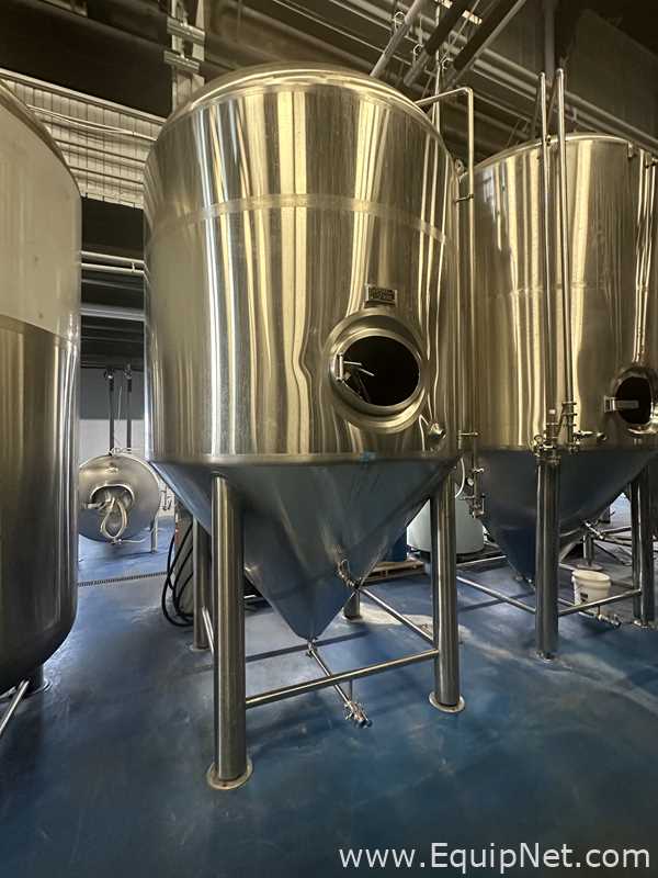 TanqueAlmacenamientoVerticalAceroInoxidable Capacidadaproximadamente 60bbl SpecificBrewingDistilling