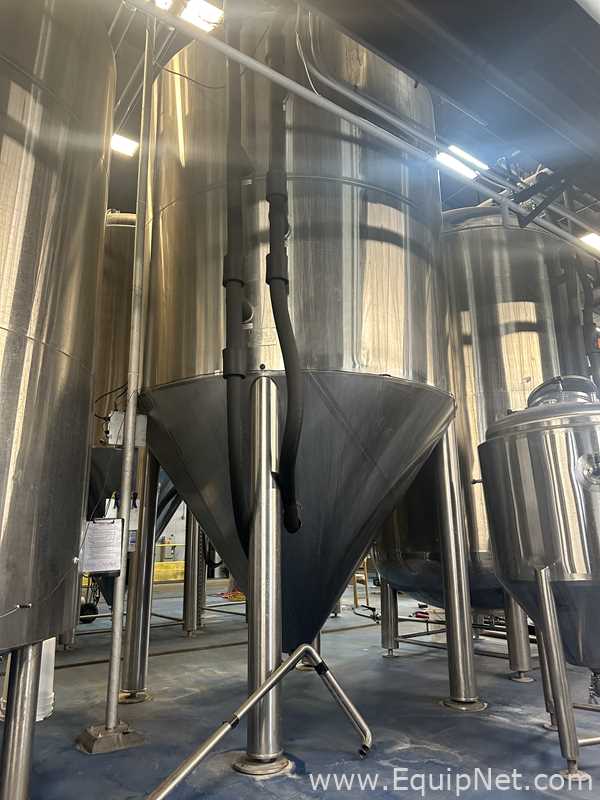 Tanque de Almacenamiento Vertical de Acero Inoxidable Capacidad aproximadamente 80 bbl marca JVNW