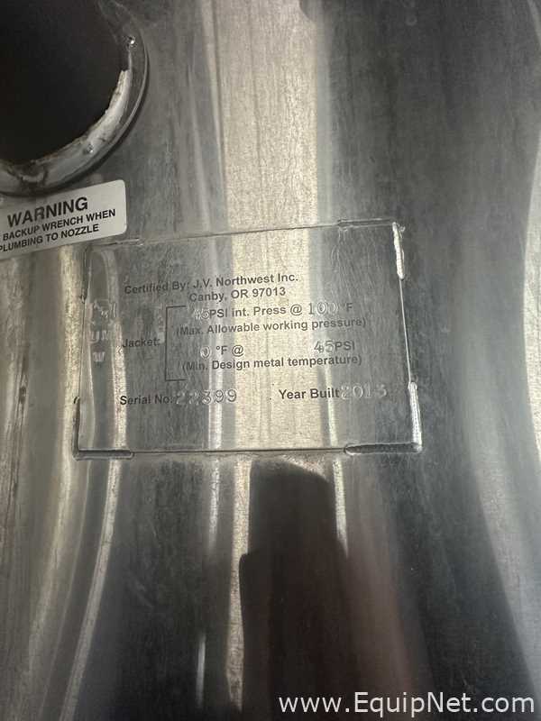 Tanque de Almacenamiento Vertical de Acero Inoxidable Capacidad aproximadamente 80 bbl marca JVNW