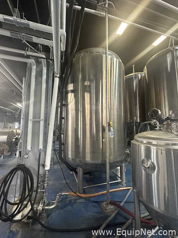 Tanque de Almacenamiento Vertical de Acero Inoxidable Capacidad aproximadamente 80 bbl