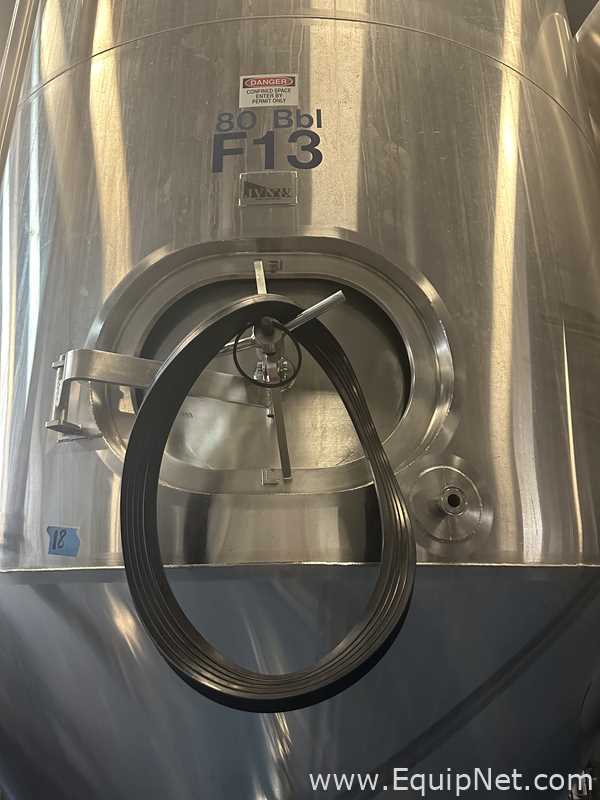 Tanque de Almacenamiento Vertical de Acero Inoxidable Capacidad aproximadamente 80 bbl marca JVNW