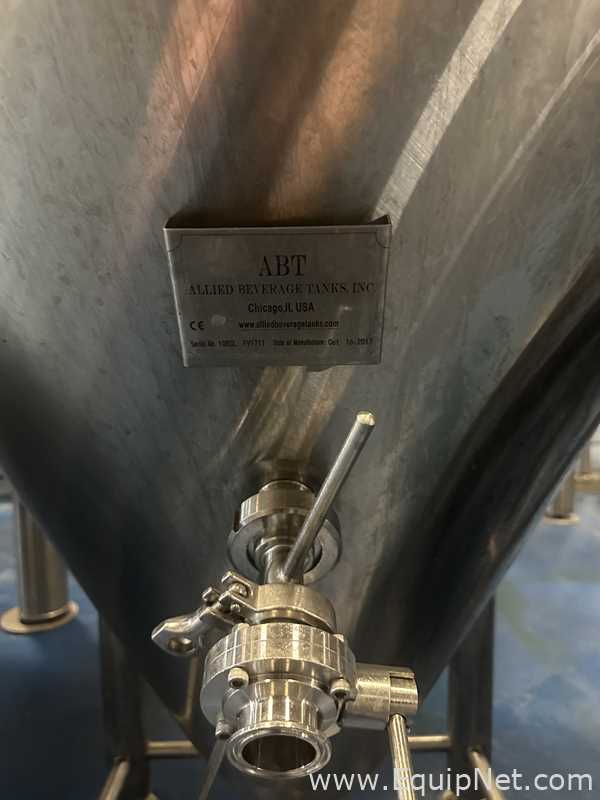 Tanque de Almacenamiento Vertical de Acero Inoxidable Capacidad Aproximadamente 10 bbl marca ABT