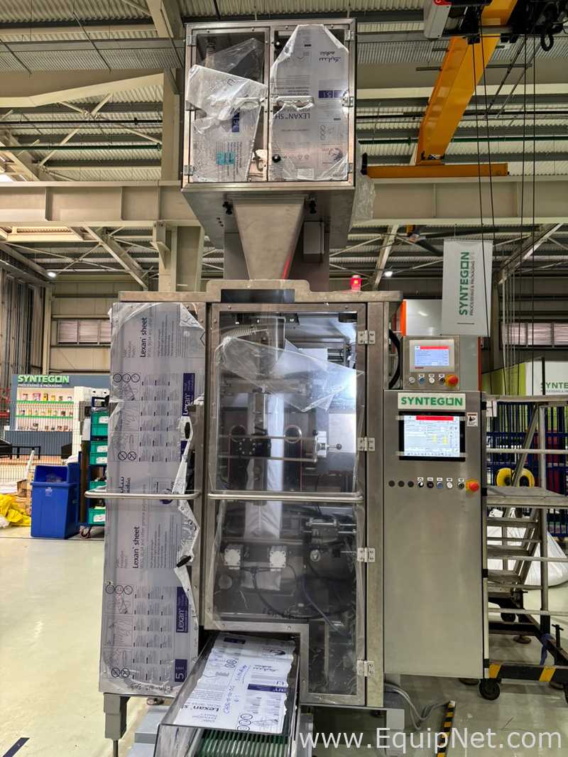 Máquina Vertical Formadora, Envasadora e Seladora Syntegon SVI4000 with FBW4011