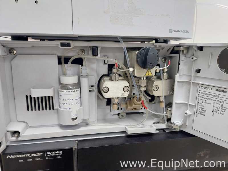 HPLC Shimadzu SIL-30ACMP