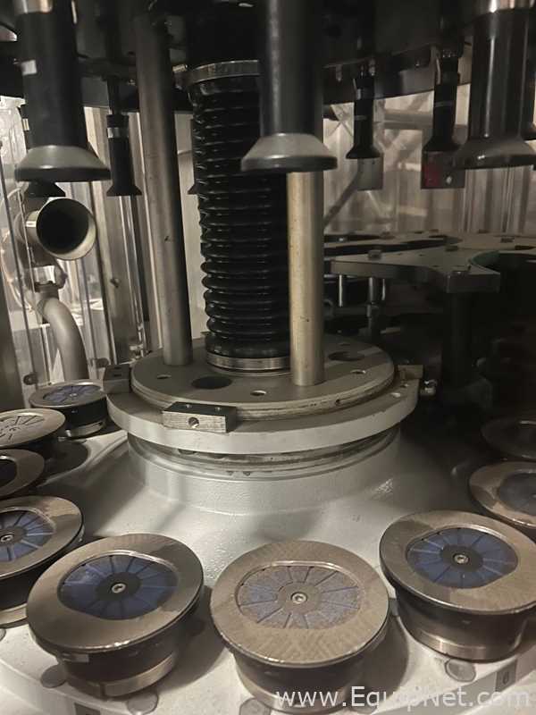 Krones 70cl Glass Bottle 10k/hour Capacity Sleeving and Sanitizing Line