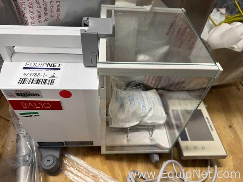 Mettler Toledo XS104 Analytical Balance