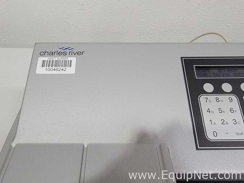 BioTek Instruments ELx808 Absorbance Microplate Reader