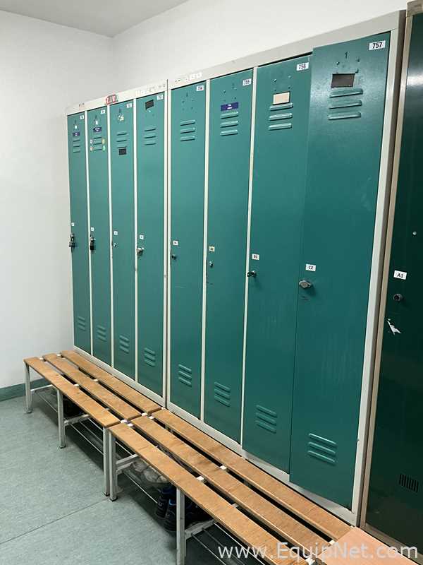 Los aus 2 Lagerschrank  