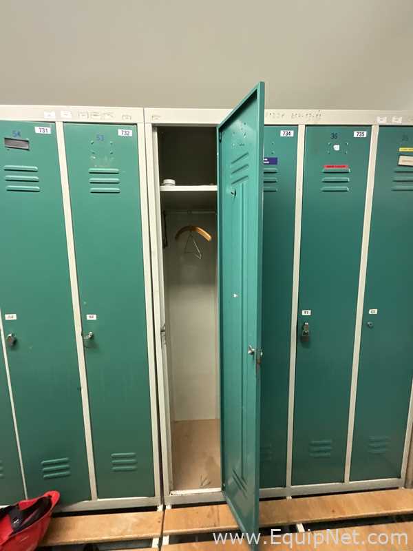 Los aus 2 Lagerschrank  