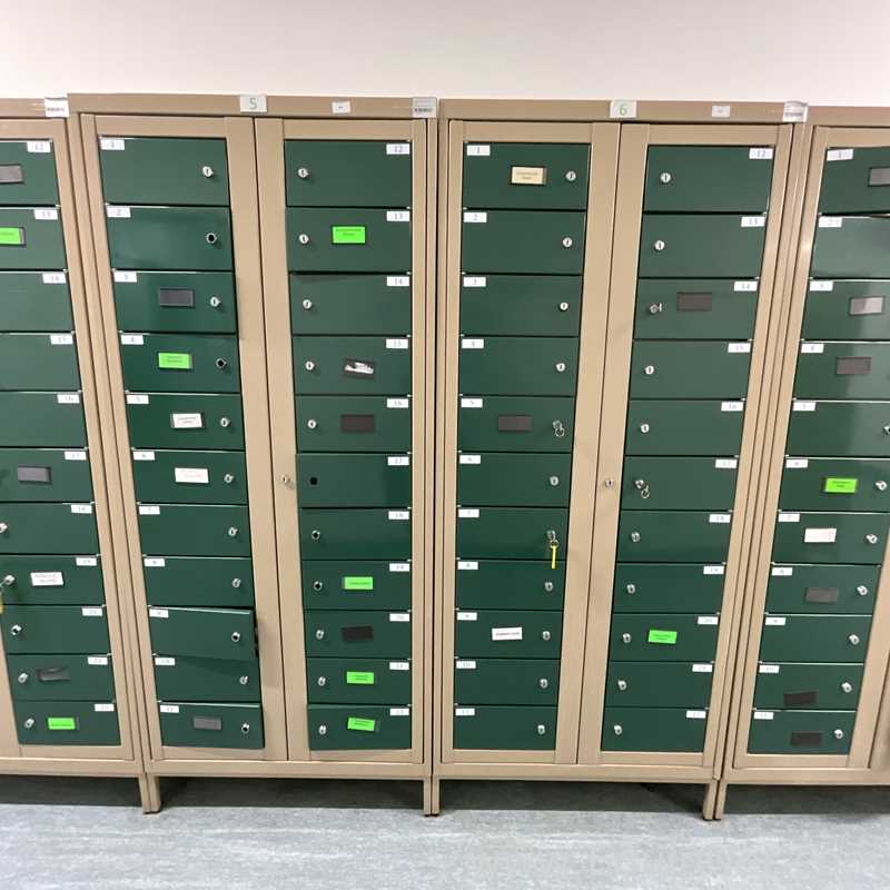Lote de 2 Gabinete de Almacenamiento Plastmet 