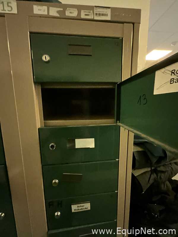 Lote de 2 Gabinete de Almacenamiento Plastmet 