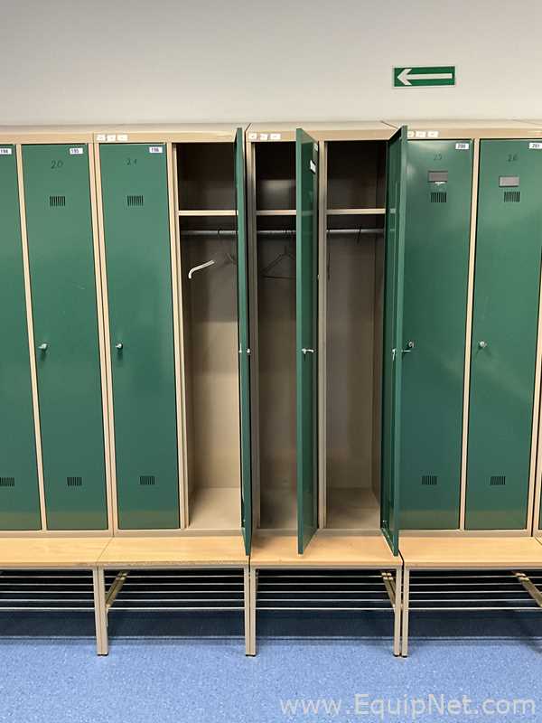 Lote de 14 Gabinete de Almacenamiento Plastmet 