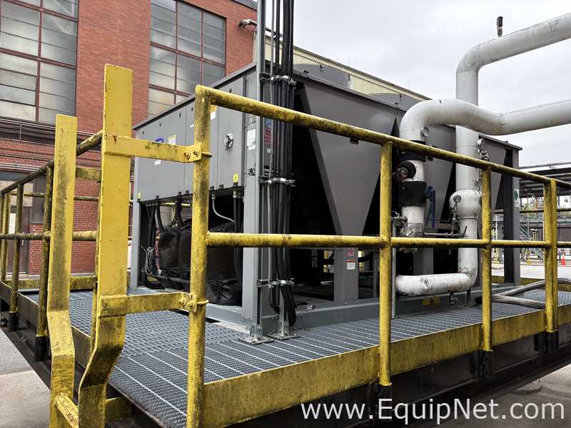Carrier Corporation Aquasnap Chiller With Two Pumps