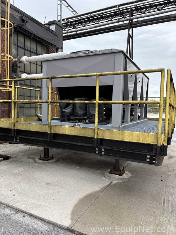 Carrier Corporation Aquasnap Chiller With Two Pumps