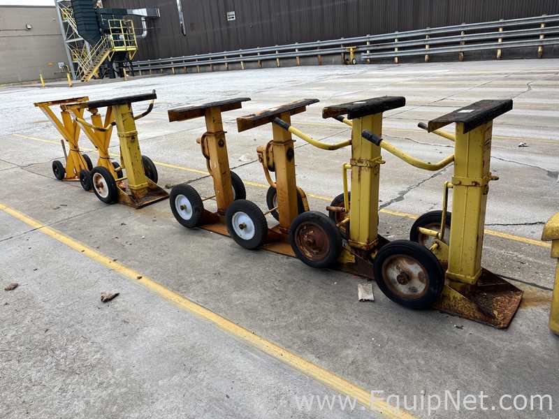 Lot Of Fourteen Various Trailer Stands