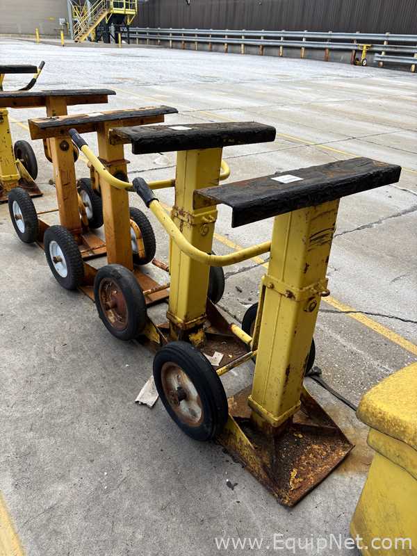 Lot Of Fourteen Various Trailer Stands