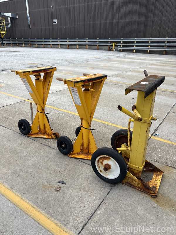 Lot Of Fourteen Various Trailer Stands