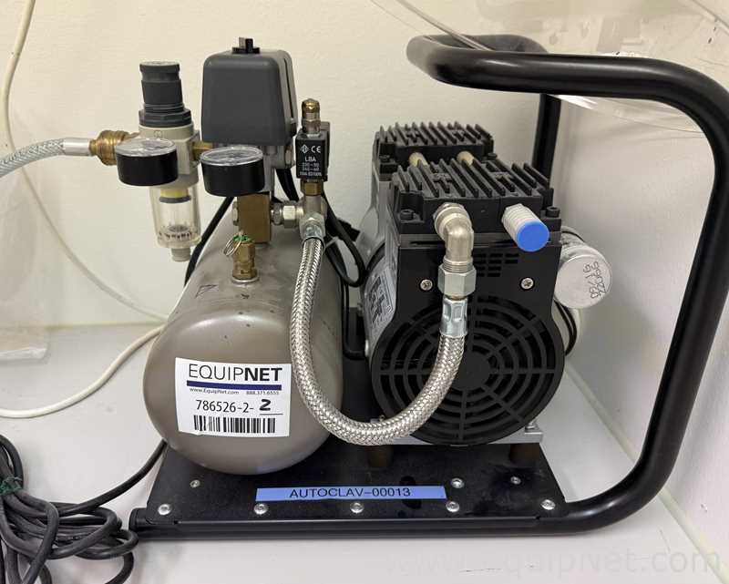 Systec DE-100 Horizontal Autoclave