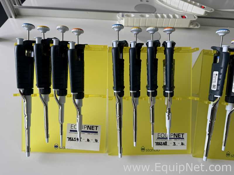 Lot of 17 Gilson Pipettes