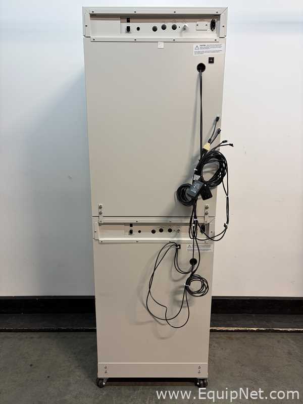 VWR 3074 Double Stacked 6.5 cubic foot Water-Jacketed CO2 Laboratory Incubators
