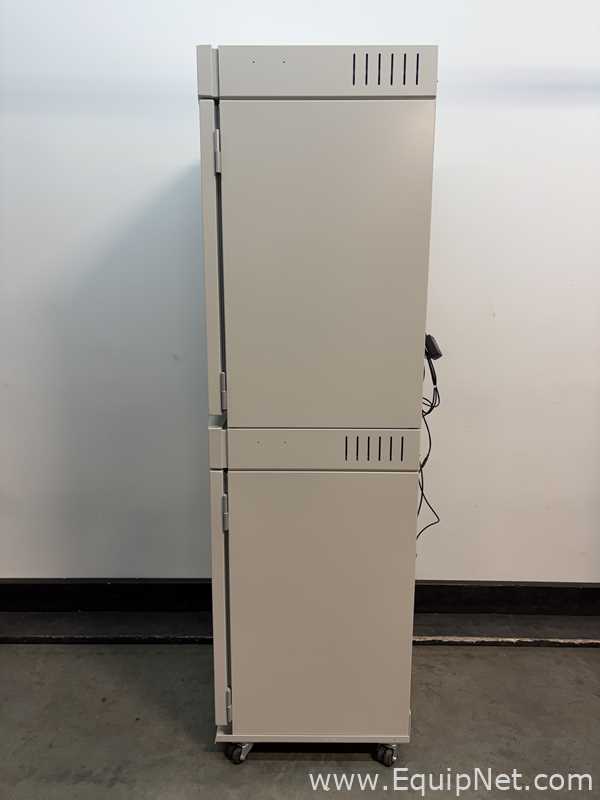 VWR 3074 Double Stacked 6.5 cubic foot Water-Jacketed CO2 Laboratory Incubators