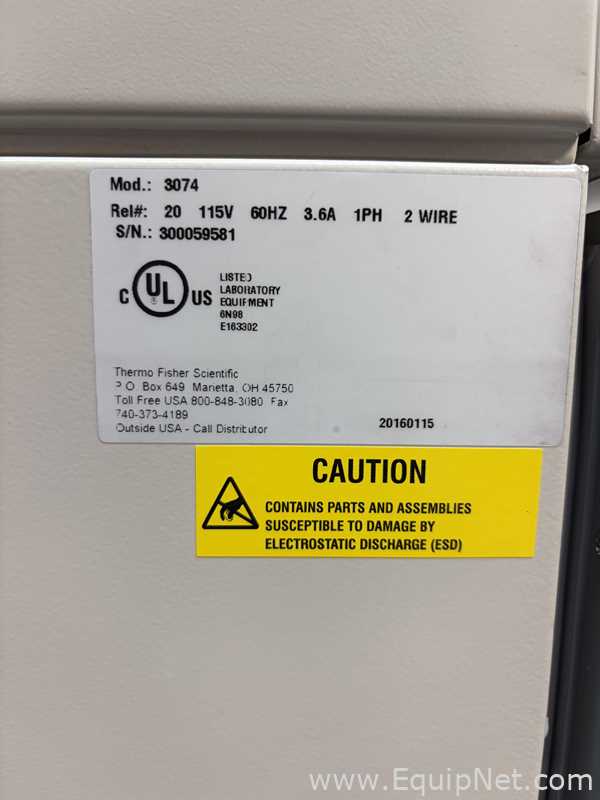 VWR 3074 Double Stacked 6.5 cubic foot Water-Jacketed CO2 Laboratory Incubators