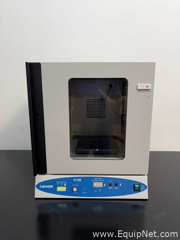 LabNet I5211-DS Benchtop Laboratory Incubator Shaker