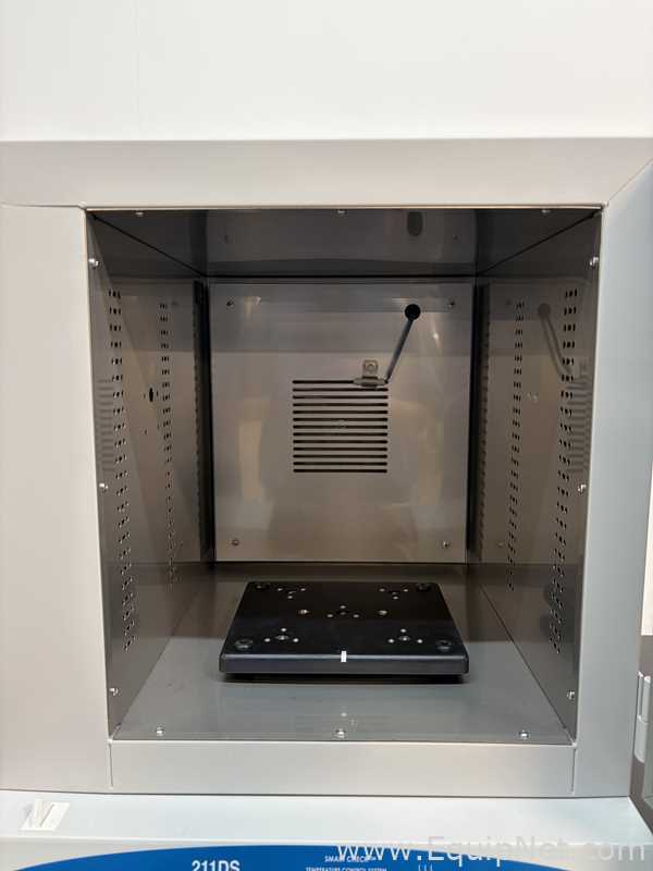 LabNet I5211-DS Benchtop Laboratory Incubator Shaker